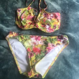 Halter neck Freya bikini with back snap closure